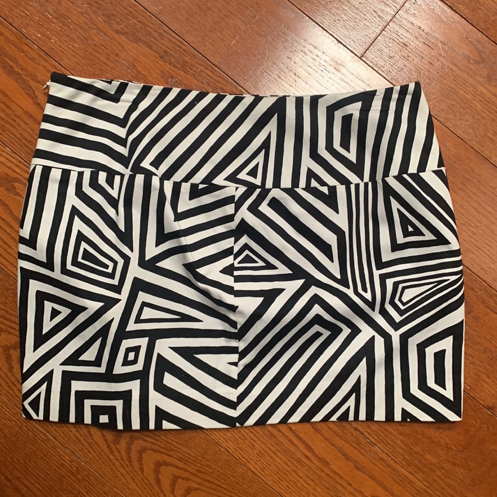 Mini skirt - Picture 4 of 4